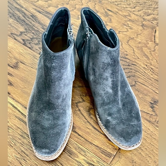 Sam Edelman Grey Genuine Suede Leather Distressed Ankle Bootie Boot Size 6.5 - Picture 1 of 4
